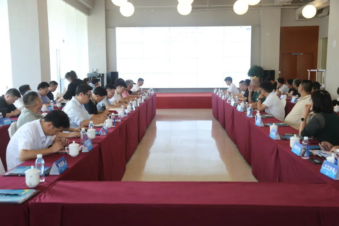 浙江工业大学校友会召开2025年年中工作会议，数智产业联盟会长俞蔚致辞并分享实践经验.jpg